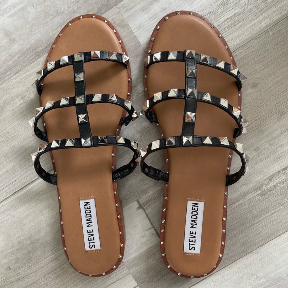 NWOT Steve Madden Zaday sandals